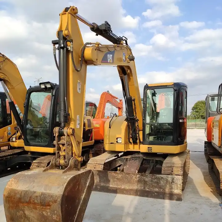 Used 8 Ton Cat Crawler Digger for Sale